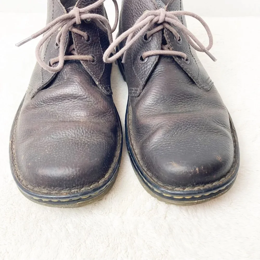 Dr. Martens Sussex Bear Track Chukka Boots size 9